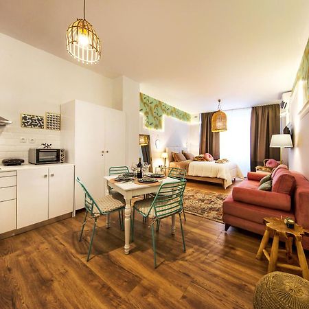 Exquisite Apartment In The Center Of Atena Exterior foto