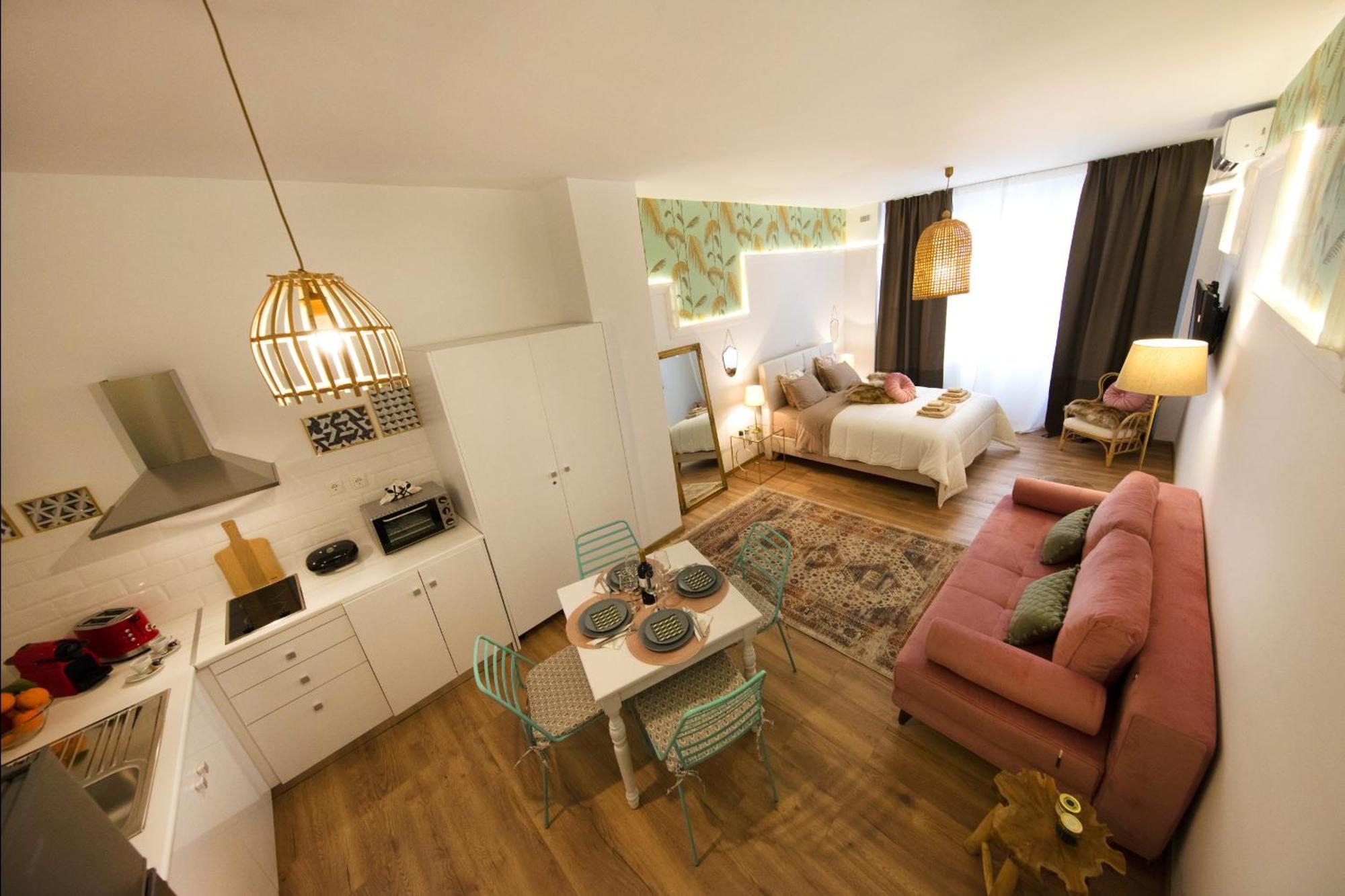 Exquisite Apartment In The Center Of Atena Exterior foto