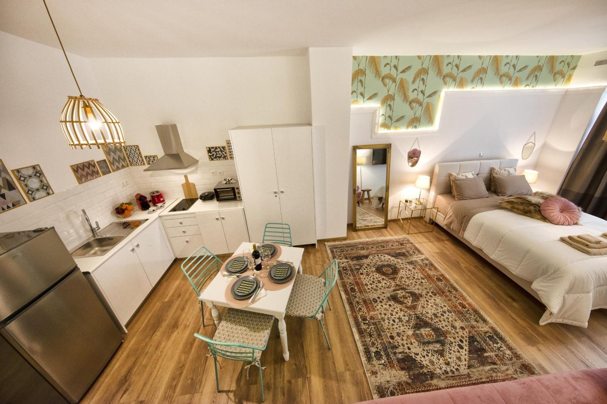 Exquisite Apartment In The Center Of Atena Exterior foto